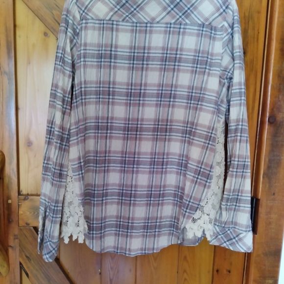 White Crow Summer Seersucker Plaid Button Down Shirt with Lace Panels - Picture 3 of 13